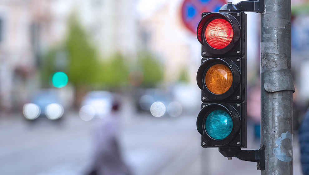 Cómo se realiza el mantenimiento de los semáforos
